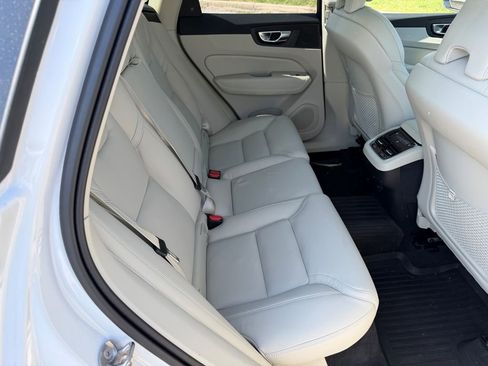 New 2026 Volvo XC60 B5 Ultra w/ Protection Package Premier AWD/4WD image 11