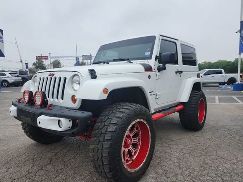 Used 2012 Jeep Wrangler Sahara AWD/4WD image 6