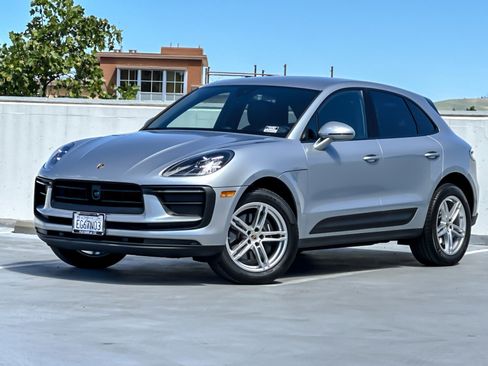 Used 2026 Porsche Macan image 1