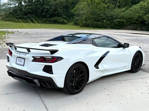 Used 2025 Chevrolet Corvette Stingray Preferred Conv w/ Z51 Performance Package RWD image 16
