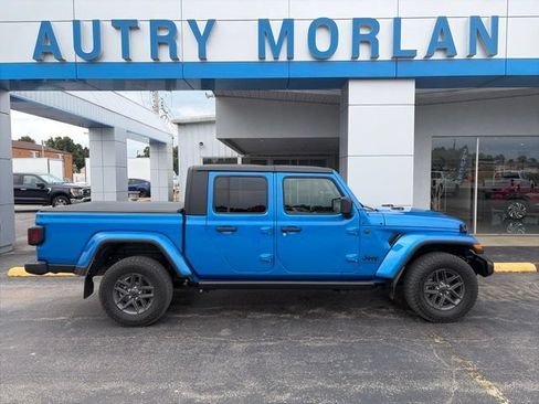 Used 2024 Jeep Gladiator Sport AWD/4WD image 7