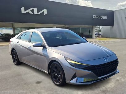 Used 2023 Hyundai Elantra SEL w/ Cargo Package