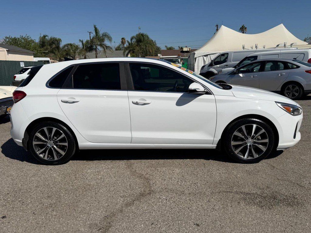 Used 2023 Hyundai Elantra SEL w/ Convenience Package FWD image 48
