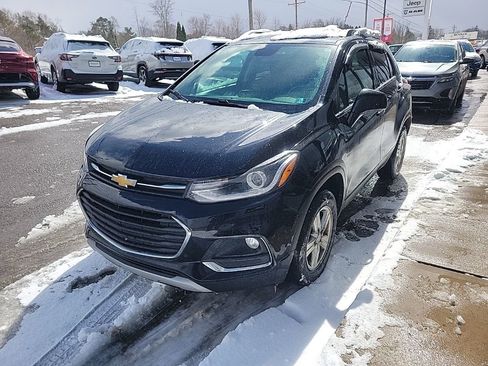 Used 2019 Chevrolet Trax LT w/ LT Convenience Package AWD/4WD image 1