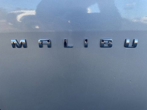 Used 2018 Chevrolet Malibu LT image 9