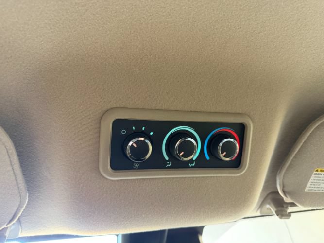 Used 2025 Chevrolet Express 3500 LT w/ LT Preferred Equipment Group RWD image 22