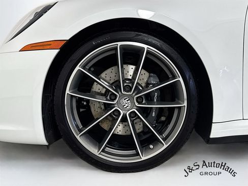 Used 2023 Porsche 911 Carrera 4S w/ Premium Package AWD/4WD image 40