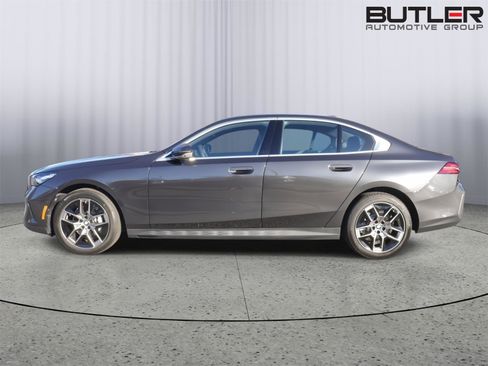New 2026 BMW 530i w/ Premium Package RWD image 3