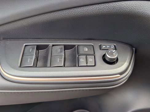 Used 2023 Toyota Crown Platinum image 21