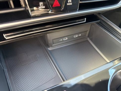 Used 2024 Volkswagen Atlas Cross Sport SEL R-Line image 22