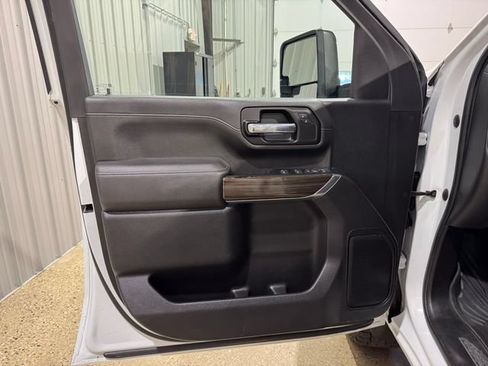 Used 2023 Chevrolet Silverado 2500 LT AWD/4WD image 9