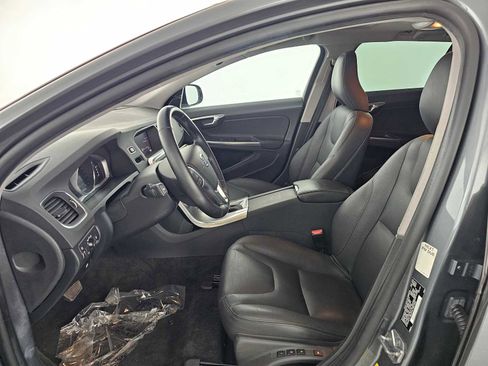 Used 2018 Volvo V60 T5 Cross Country w/ Convenience Package image 20