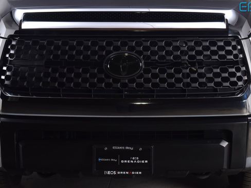 Used 2018 Toyota Tundra SR5 AWD/4WD image 7