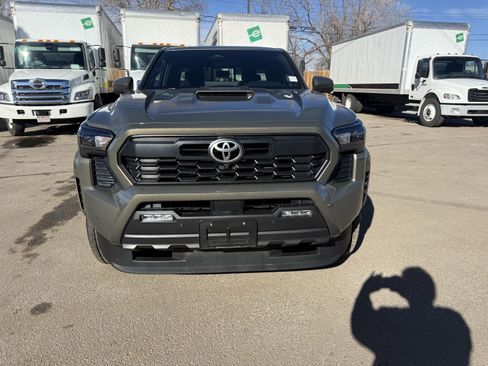 Certified 2025 Toyota Tacoma TRD Sport w/ TRD Sport Premium Package image 9