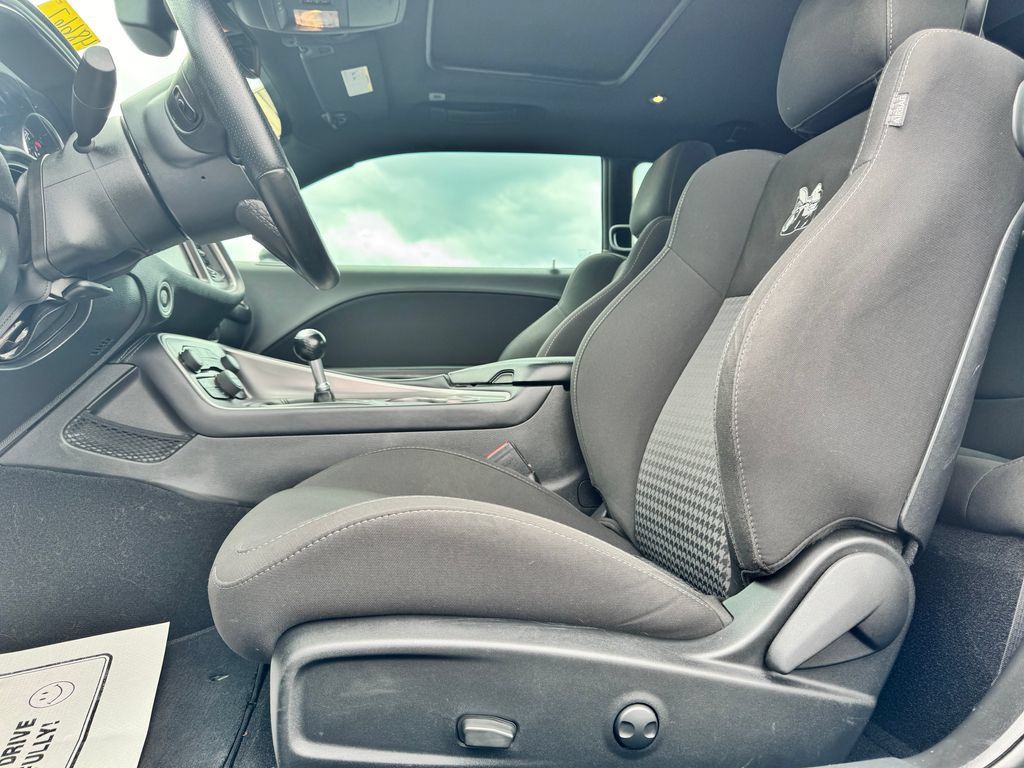 Used 2022 Dodge Challenger R/T Scat Pack RWD image 16