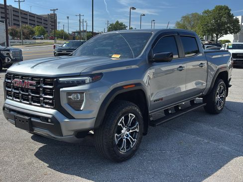 Used 2024 GMC Canyon AT4 w/ Technology Package AWD/4WD image 4