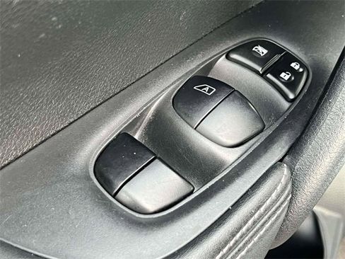 Used 2019 Nissan Rogue S w/ Special Edition Package image 17