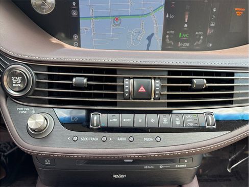 Used 2018 Lexus LS 500 w/ Luxury Package RWD image 34