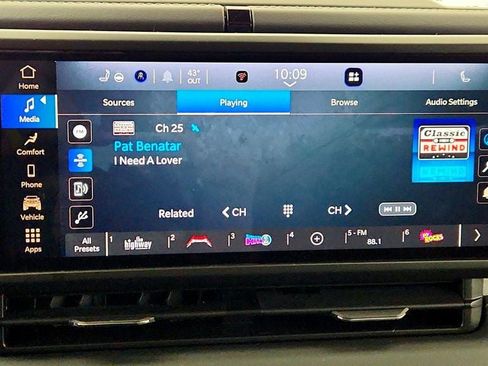 Used 2025 Jeep Wrangler Sahara w/ Safety Group image 17