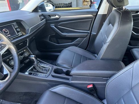 Used 2024 Volkswagen Jetta SE image 19