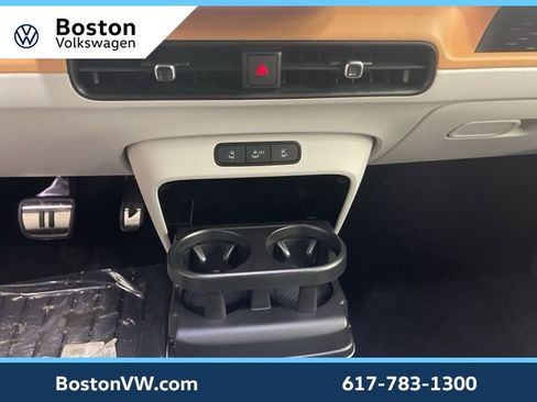 New 2025 Volkswagen ID. Buzz 1st Edition image 13