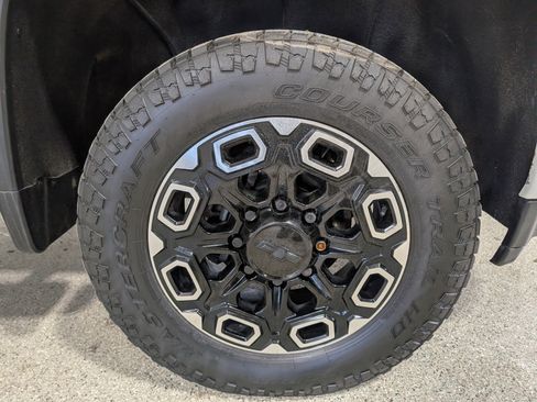 Used 2021 Chevrolet Silverado 2500 High Country w/ Technology Package image 14