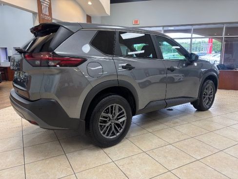 Used 2023 Nissan Rogue S FWD image 4