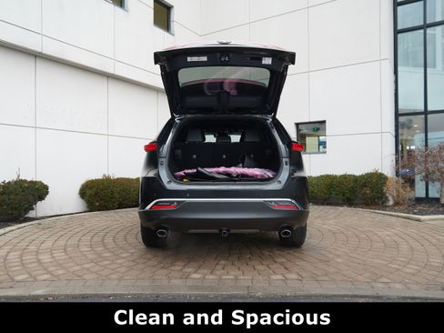 Used 2022 Toyota Venza Limited image 15