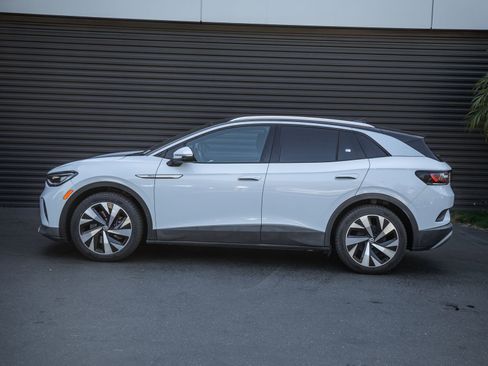 Used 2021 Volkswagen ID.4 Pro S w/ Gradient Package image 2