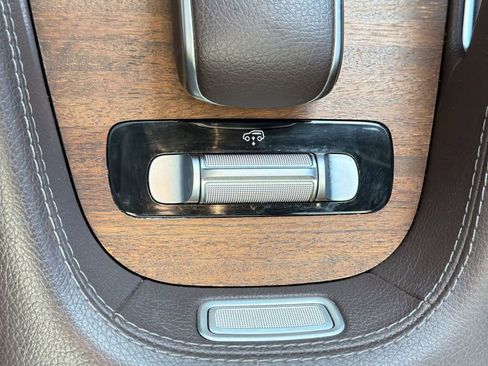 Used 2020 Mercedes-Benz GLS 580 4MATIC image 29