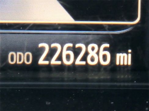 Used 2015 Toyota Camry LE image 23