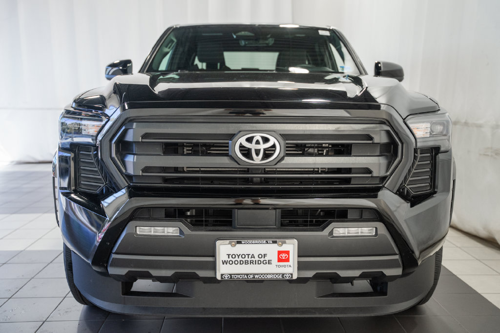 Certified 2025 Toyota Tacoma SR5 AWD/4WD image 2