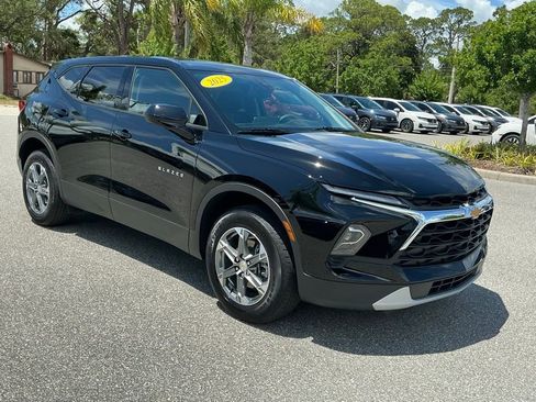 Used 2025 Chevrolet Blazer LT FWD image 14