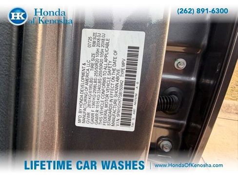 Used 2025 Honda Pilot Touring image 4