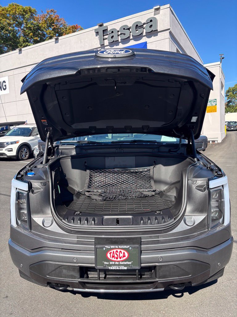 Used 2024 Ford F150 Lightning Platinum AWD/4WD image 24