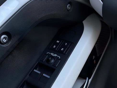 Used 2023 Land Rover Defender 130 First Edition image 17