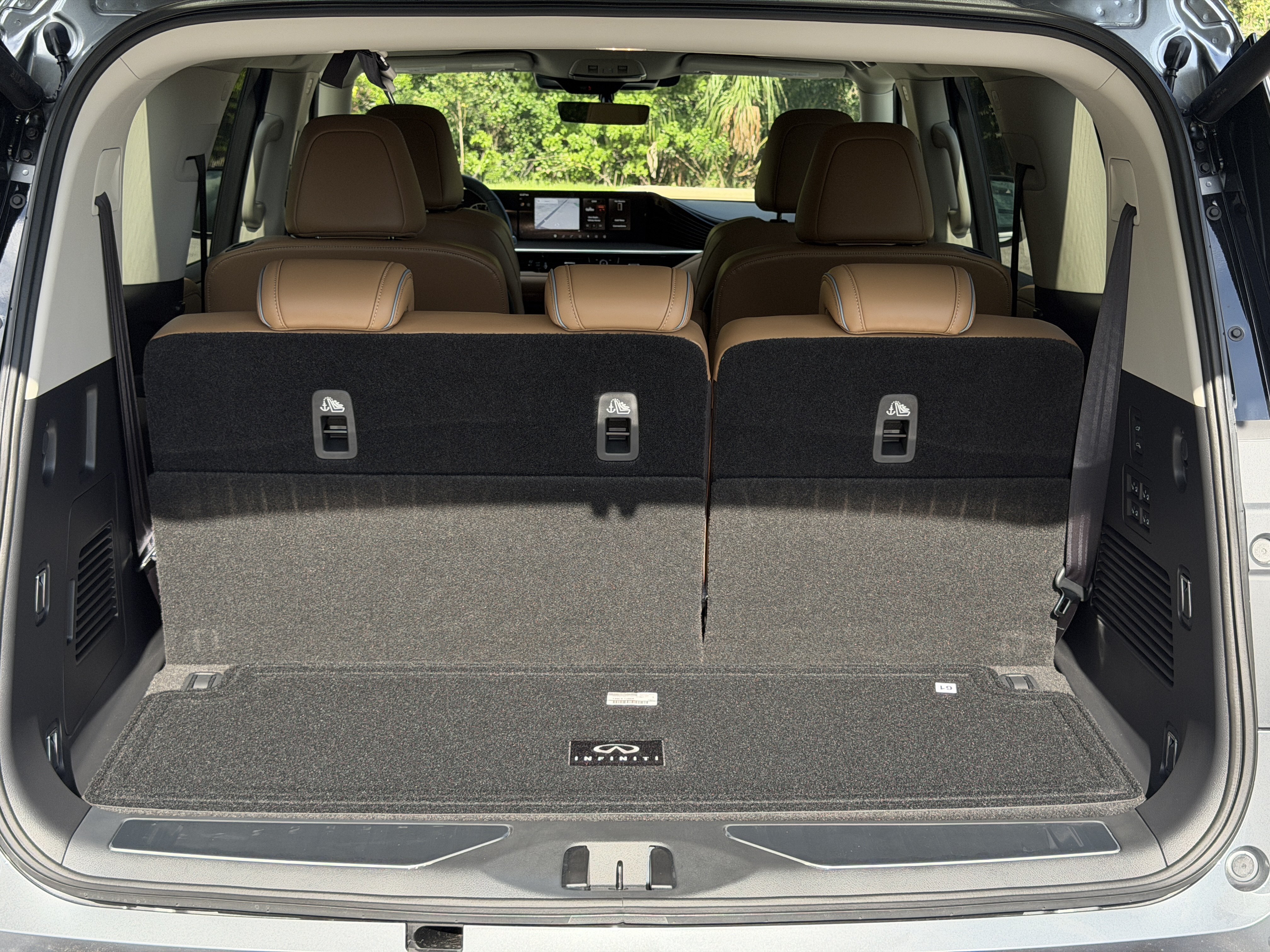 New 2027 INFINITI QX80 Luxe w/ Cargo Package RWD image 11