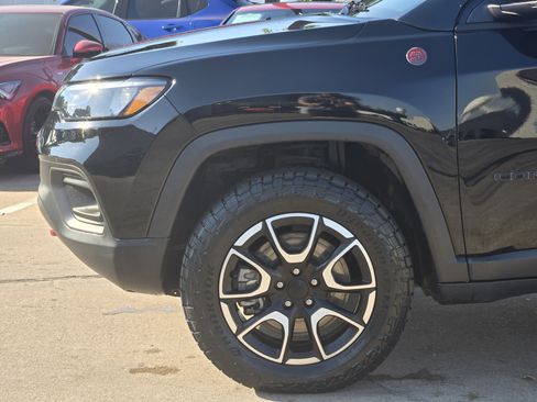 Used 2024 Jeep Compass Trailhawk image 10