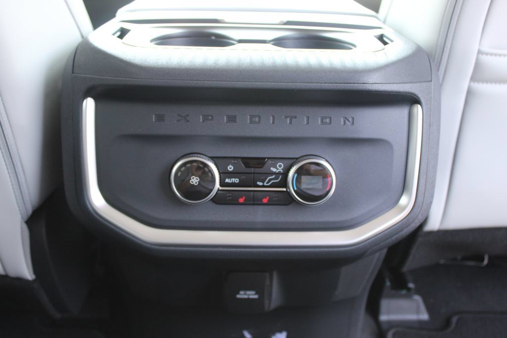 New 2027 Ford Expedition Max Platinum AWD/4WD image 15