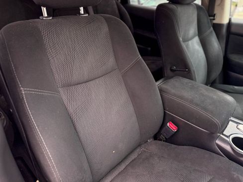 Used 2014 Nissan Pathfinder S image 10