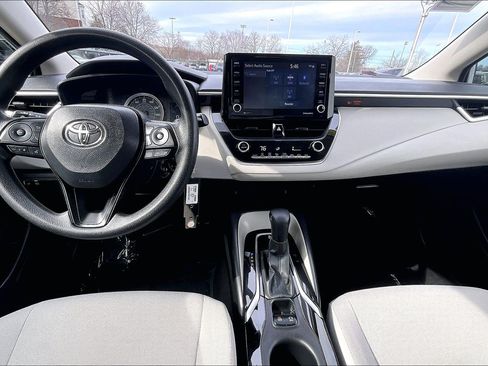 Used 2022 Toyota Corolla LE image 14