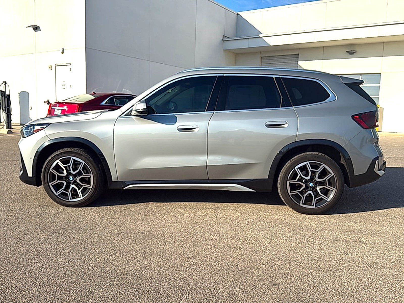 Used 2025 BMW X1 xDrive28i w/ Technology Package AWD/4WD image 4