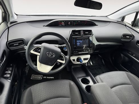 Used 2018 Toyota Prius Two image 15