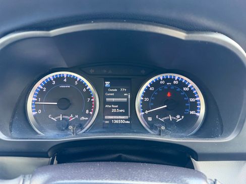 Used 2017 Toyota Highlander LE AWD/4WD image 16
