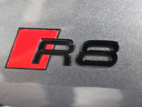Used 2017 Audi R8 V10 w/ Carbon Exterior Package image 24