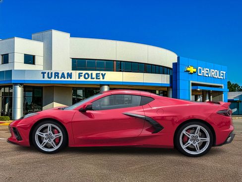 Used 2021 Chevrolet Corvette Stingray Preferred Cpe w/ Z51 Performance Package RWD image 2