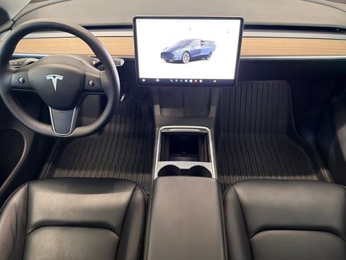 Used 2024 Tesla Model Y Long Range AWD/4WD image 16