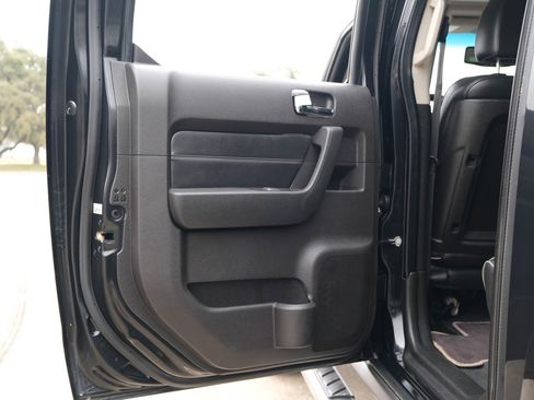 Used 2009 HUMMER H3T Alpha image 18