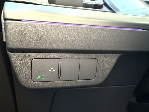 Used 2023 Audi Q4 e-tron Premium Plus w/ Premium Plus image 28