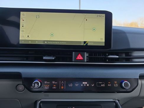 New 2026 Kia Carnival EX image 11